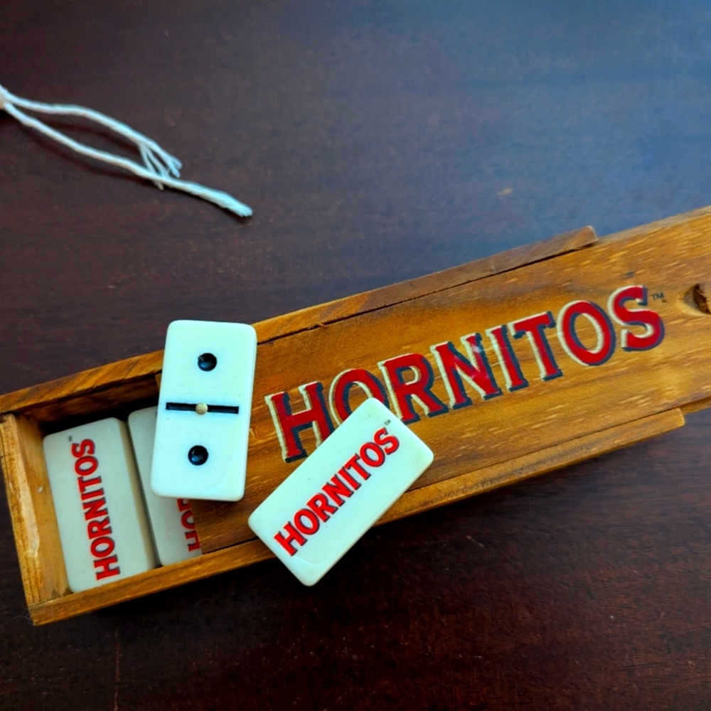 Dominos Heavy in Wooden Box